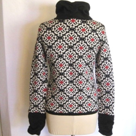 Icelandic Design Wool Blend Knit Cardigan - Picture 4 of 9